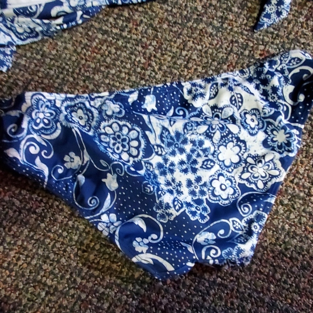 Pool party bikini - Picture 6 of 8